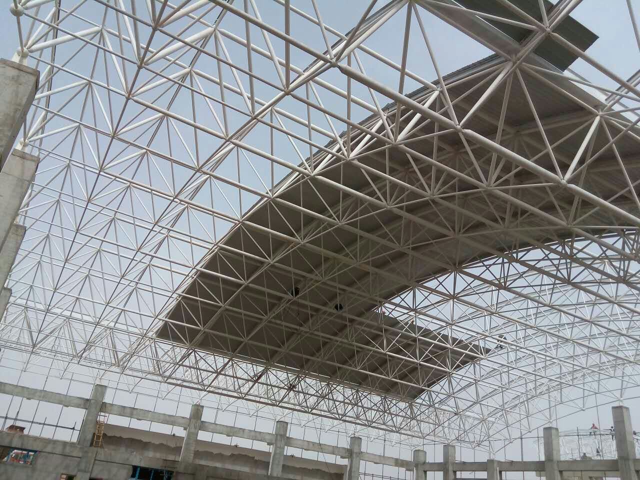 甘南青岛一汽网架
